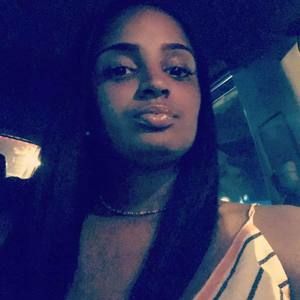 Meet your Posher, Dania